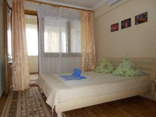Гостиница Guest House Lenina 35 Алупка Семейный номер с балконом-13
