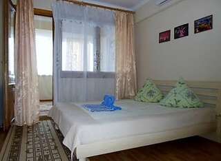 Гостиница Guest House Lenina 35 Алупка Четырехместный номер с видом на море-11