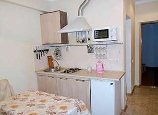 Гостиница Guest House Lenina 35 Алупка Четырехместный номер с видом на море-1